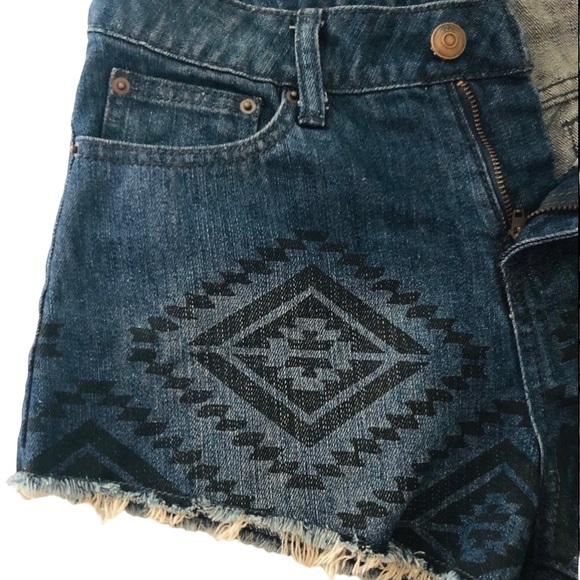Adam Levine Collection Cutoff Denim Shorts Aztec Design - Picture 4 of 9
